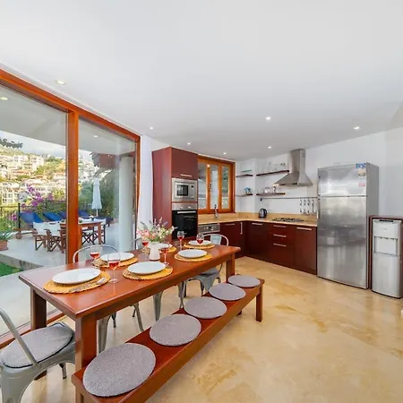 Secluded Luxury With Fabulous Sea Views Yesil Kelebek